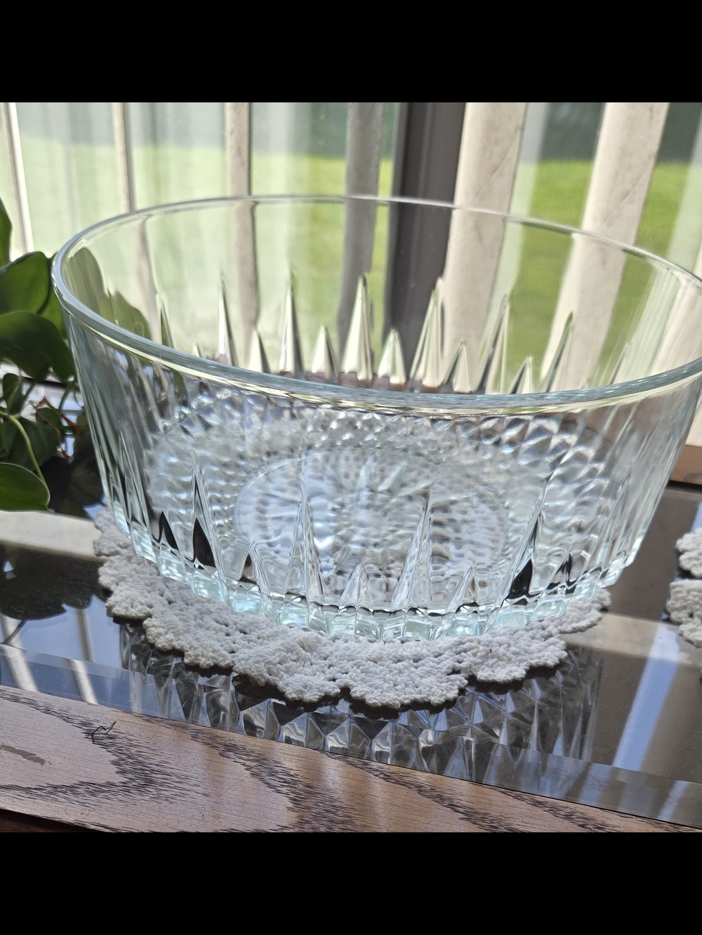 Clear Glass Serving Bowl – Elegant Home Kitchen Food Storage